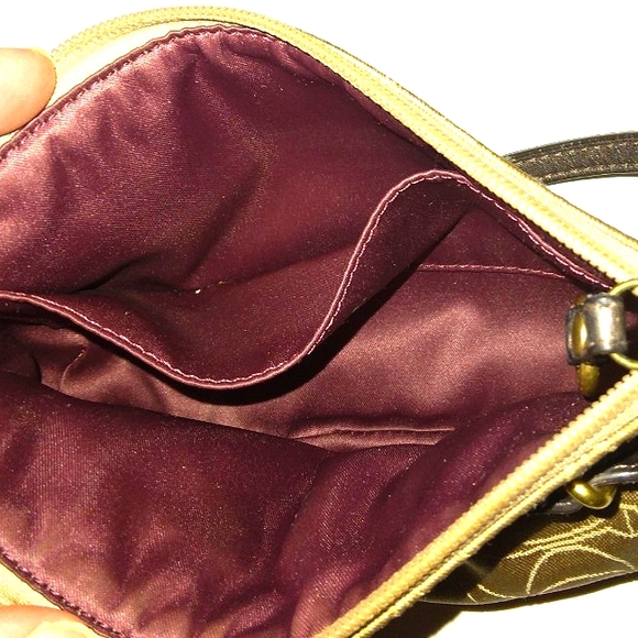 L@@K! Gorgeous/Rare COACH ~Mia Signature Outline Large Sateen Clutch Wristlet☆ - Picture 2 of 16